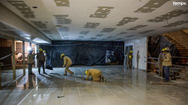 En obra profunda. Así se ve el nuevo foyer que da la bienvenida en el Teatro Sarmiento remodelado.