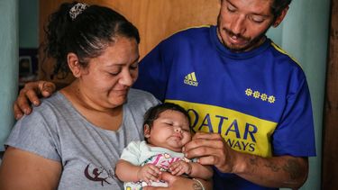 El milagro de Selena, la beba apedreada en medio de una batalla campal en Rawson