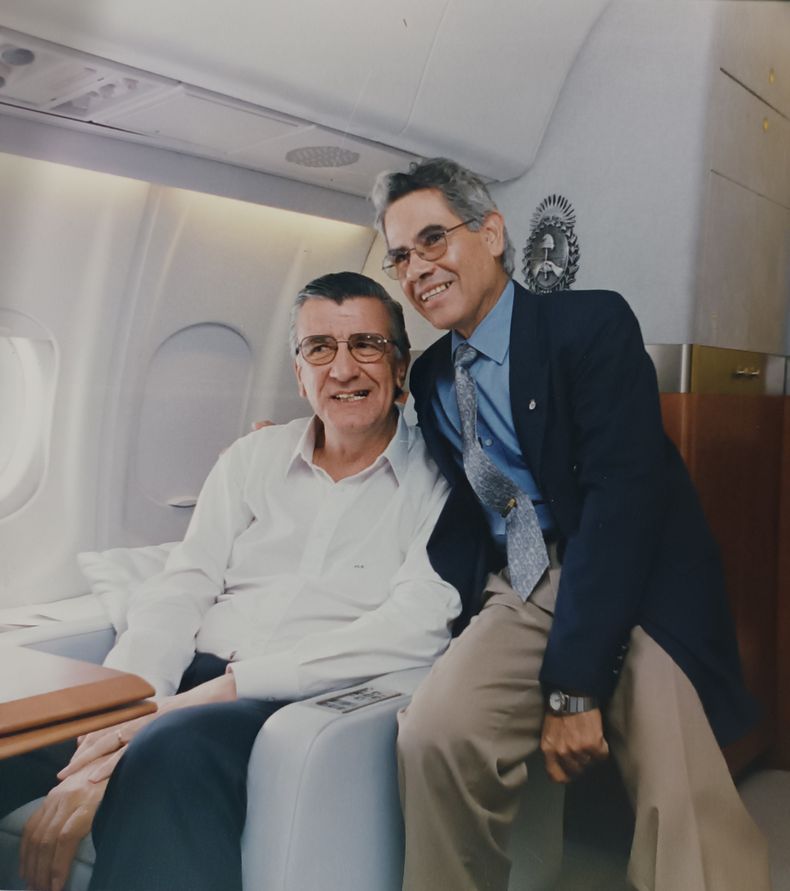 Hugo Elizondo en un viaje que acompañó al exgobernador José Luis Gioja. Hugo Elizondo en un viaje que acompañó al exgobernador José Luis Gioja.