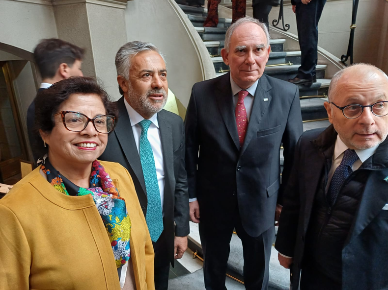 Autora Williams, ministra de Minería de Chile; Alfredo Cornejo, gobernador de Mendoza; Luis Lucero, secretario de Minería de Argentina y Jorge Faurie, embajador de Argentina en Chile