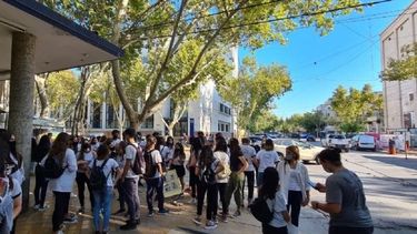 Tras el reclamo, los preuniversitarios volverán a las aulas con menos restricciones Tras el reclamo, los preuniversitarios volverán a las aulas con menos restricciones