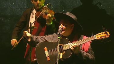 Genio: el Chaqueño invitó al público a bailar una chacarera