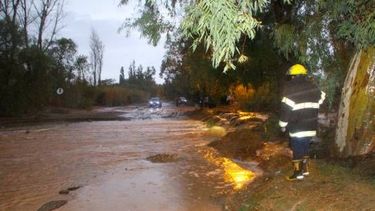 En Caucete están en alerta por la constante lluvia y hacen relevamiento