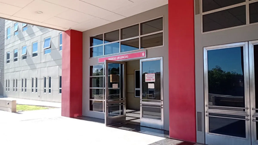 Desde el Hospital Rawson piden colaboración para ubicar a los familiares de un sanjuanino que lleva 6 días internado.