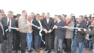 Localidades unidas y beneficios a productores con nuevo puente