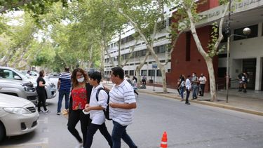 Protocolo de por medio, cientos de pibes se probaron para entrar a las escuelas de la UNSJ
