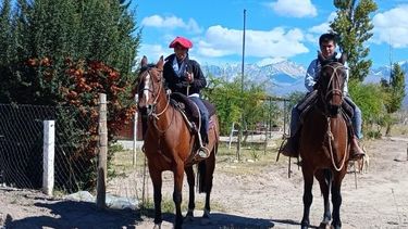 Un largo trecho a caballo para llegar a la escuela de Calingasta: la inspiradora historia de Abraham y Fernandito