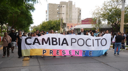 El clima acompañó a la militancia en el discurso anual del Gobernador: mate, puesto de hidratación y banderas El clima acompañó a la militancia en el discurso anual del Gobernador: mate, puesto de hidratación y banderas