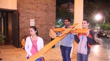 Llegó a la provincia la cruz bendecida por Francisco