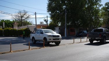 Una de las maniobras viales prohibidas que se ven en la zona de Ayres Libertador.