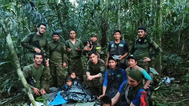 Rescataron a los 4 niños perdidos tras el accidente aéreo en Colombia.