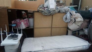 La familia que vive a la intemperie no quiere recibir asistencia del Ministerio