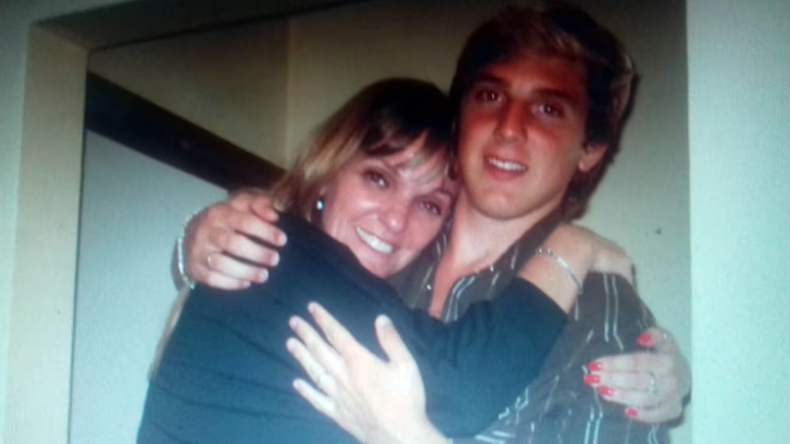 Nicolás con su mamá Gabriela. Nicolás con su mamá Gabriela.