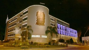 Con un libro y luces, la Legislatura homenajeó a la mujer