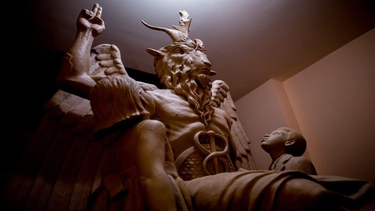 El culto de Chile sigue los lineamientos del Templo Satánico de Estados Unidos, que en 2019 fue reconocido por la oficina de recaudación de impuestos de Estados Unidos (IRS).