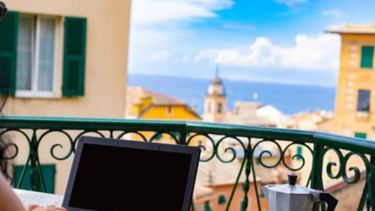 El pueblo de Italia que ofrece trabajo remoto y casas por 2 euros