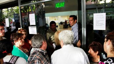 Personal de la ANSES realiza paro en reclamo de un bono