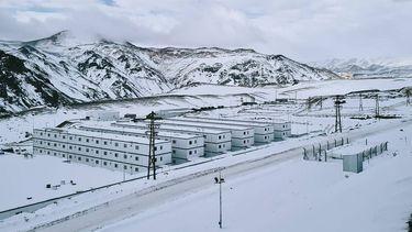 Las increíbles fotos de Veladero bajo la nieve, tomadas por un sanjuanino