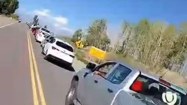 Largas filas de autos y la prolongada espera para cruzar a Chile por Agua Negra