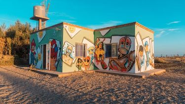 Merenderos con color: los murales en Rawson siguen asombrando