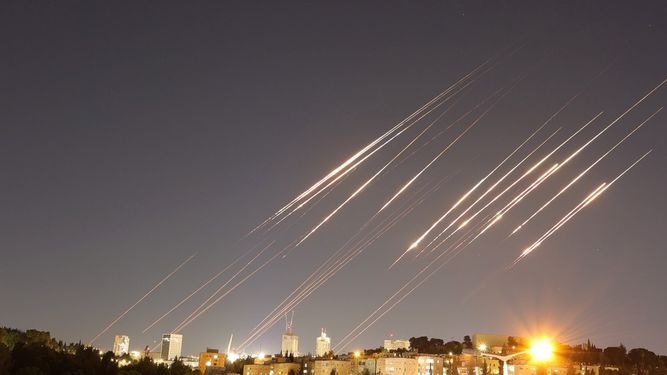 Nueva ofensiva de Irán contra Israel tras el ataque aéreo a sus instalaciones nucleares Nueva ofensiva de Irán contra Israel tras el ataque aéreo a sus instalaciones nucleares