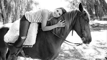 Mili, entre el pincel y la medicina