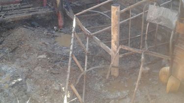 Hace changas para alimentar a su familia y un incendio los dejó en la calle Hace changas para alimentar a su familia y un incendio los dejó en la calle