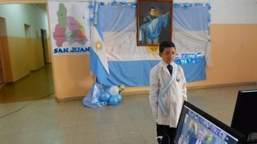 El estudiante sanjuanino que juró lealtad a la Bandera con el presidente como testigo