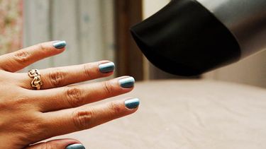 Increíbles trucos para secar rápido tus uñas sin arruinarlas