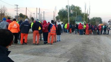 A la espera de una reunión clave, los trabajadores se reunieron en la Ruta 40