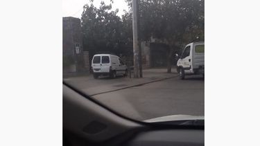 La peligrosa maniobra de un grupo de conductores en pleno corazón de Trinidad