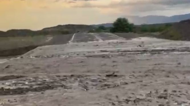 Advierten por una tremenda creciente en la Ruta 40 Norte en la altura del Villicum