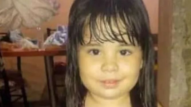 Mensajes de profundo dolor para despedir a Agostina, la nena a la que se le cayó un portón encima