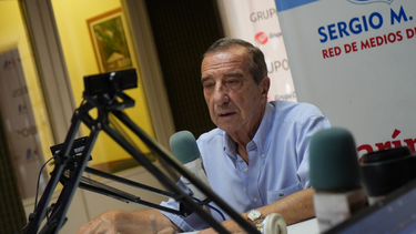 Miguel Gálvez en Radio La Red, donde se considera opinólogo.