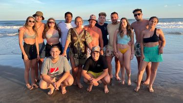 Costumbre y tradición: sanjuaninos que comparten fin de año en la costa y veranean en patota desde 2010