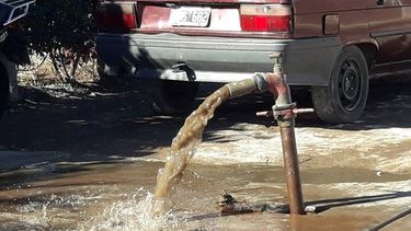 Protestas por agua turbia: OSSE aclara y bonifica la tarifa