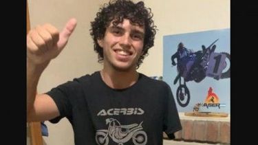 Soy muy feliz andando en moto: la emocionante conversación entre el Wey y su primo