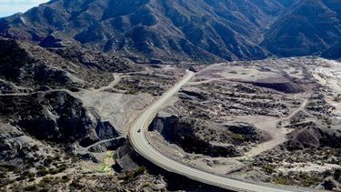 Tránsito reducido en el camino a Ischigualasto por la caída de rocas