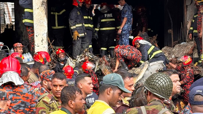 The Daily Star informó de más de 100 heridos basándose en datos de varios hospitales de Bangladesh.&nbsp;