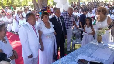 Sin importar la edad, ellos dieron el sí en la Colonia de Verano