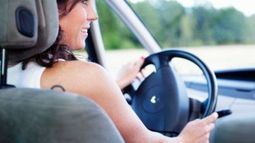 Las mujeres chocan menos, pero son el 21 % de los conductores