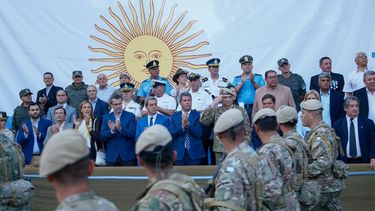 Uñac presidió el acto de celebración del 82º aniversario del RIM 22