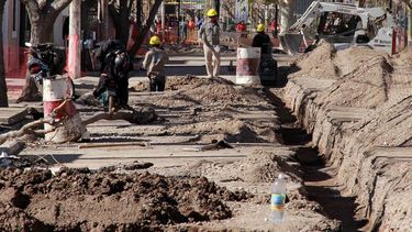 Cloacas, plazas y casas, obras claves en los departamentos para el 2017
