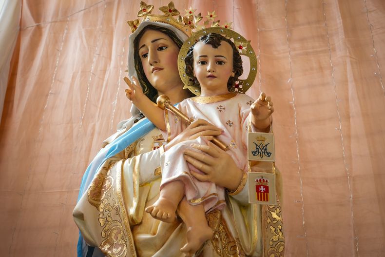 La patrona del pueblo jachallero. Los devotos ponen su fe en ella para evitar la demolición. La patrona del pueblo jachallero. Los devotos ponen su fe en ella para evitar la demolición.