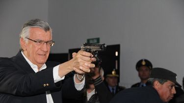 Con disparos poco certeros Gioja habilitó el polígono de tiro virtual