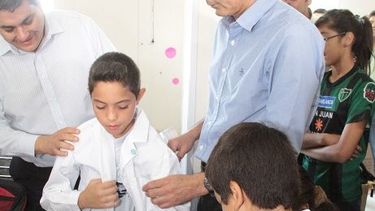 Chicos santaluceños cuentan con kits escolares nuevos