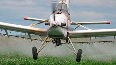 Aplicaciones aéreas por la polilla de la vid en 25 de Mayo