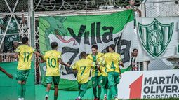 Peñaflor, el equipo que fue verdugo de Desamparados, tiene de cerebro a una gloria de San Martín y sueña con alcanzar la cima del Regional Peñaflor, el equipo que fue verdugo de Desamparados, tiene de cerebro a una gloria de San Martín y sueña con alcanzar la cima del Regional