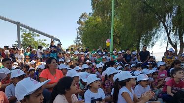 Los chicos de Angaco inauguraron la colonia de verano 2018 con asado
