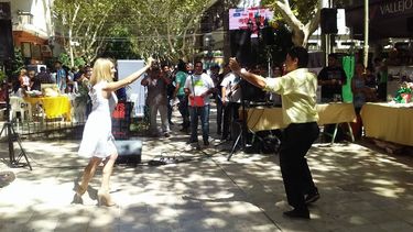 La reina de Rivadavia bailó y charló con los sanjuaninos